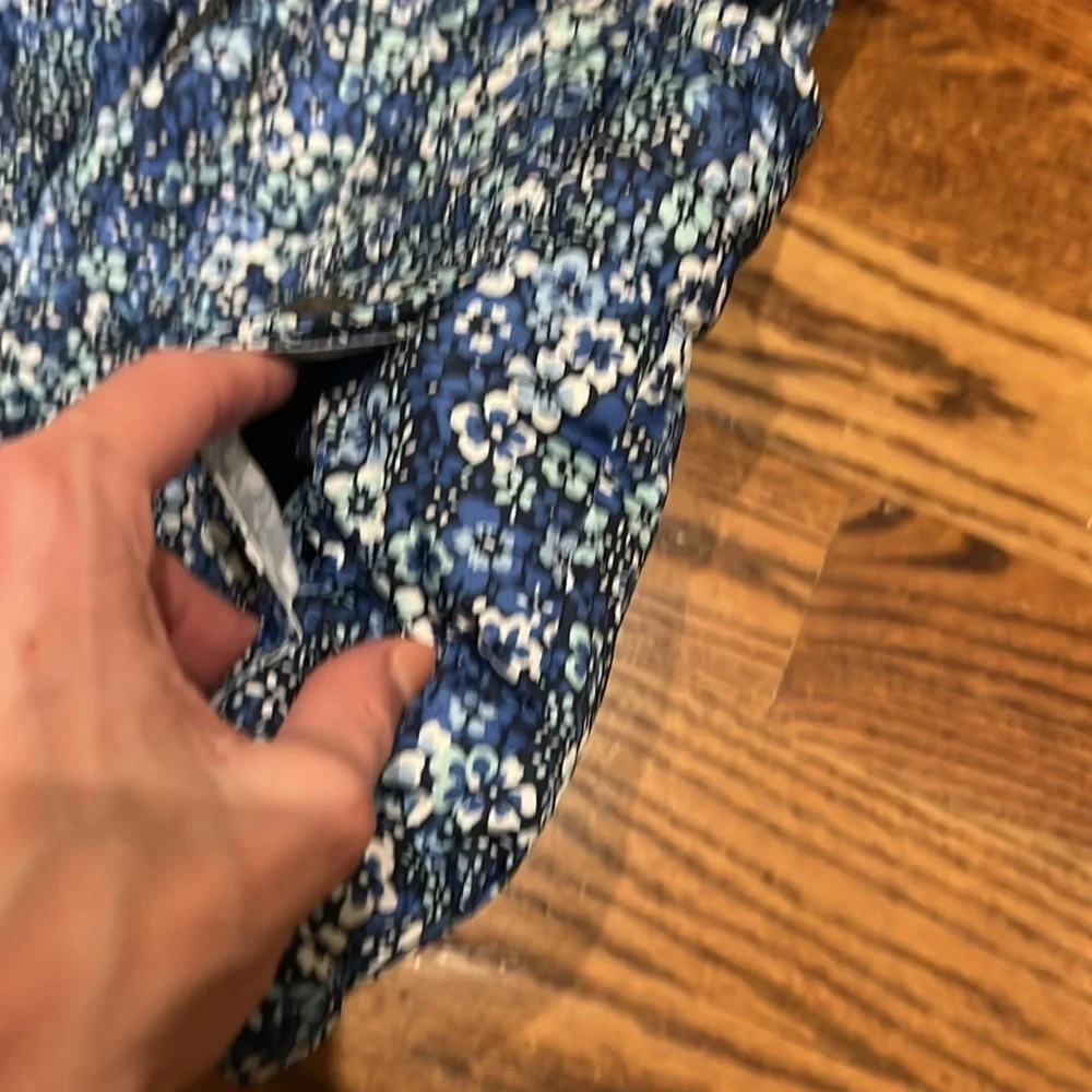 GAP kids girls blue floral puffer vest sizes small (6/7) &medium (8-9 years) NWT